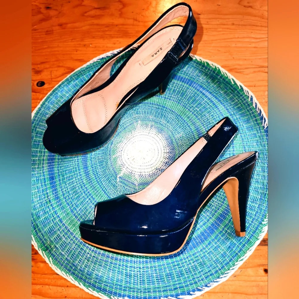 💙Zara Basics💙 Navy Patent Leather high-heels Size 7.5 - Picture 2 of 4